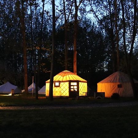 Oeko Kemping Es Glamping Tiszadada Ngoại thất bức ảnh
