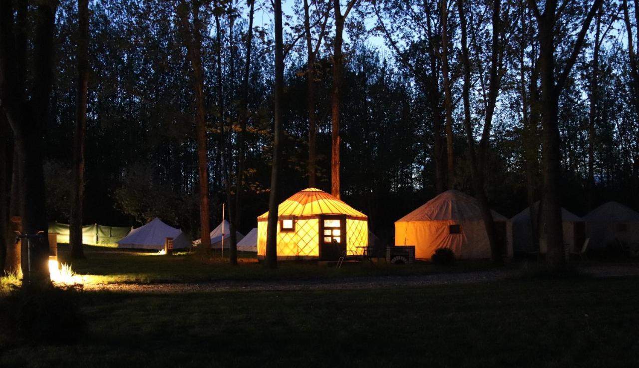 Oeko Kemping Es Glamping Tiszadada Ngoại thất bức ảnh
