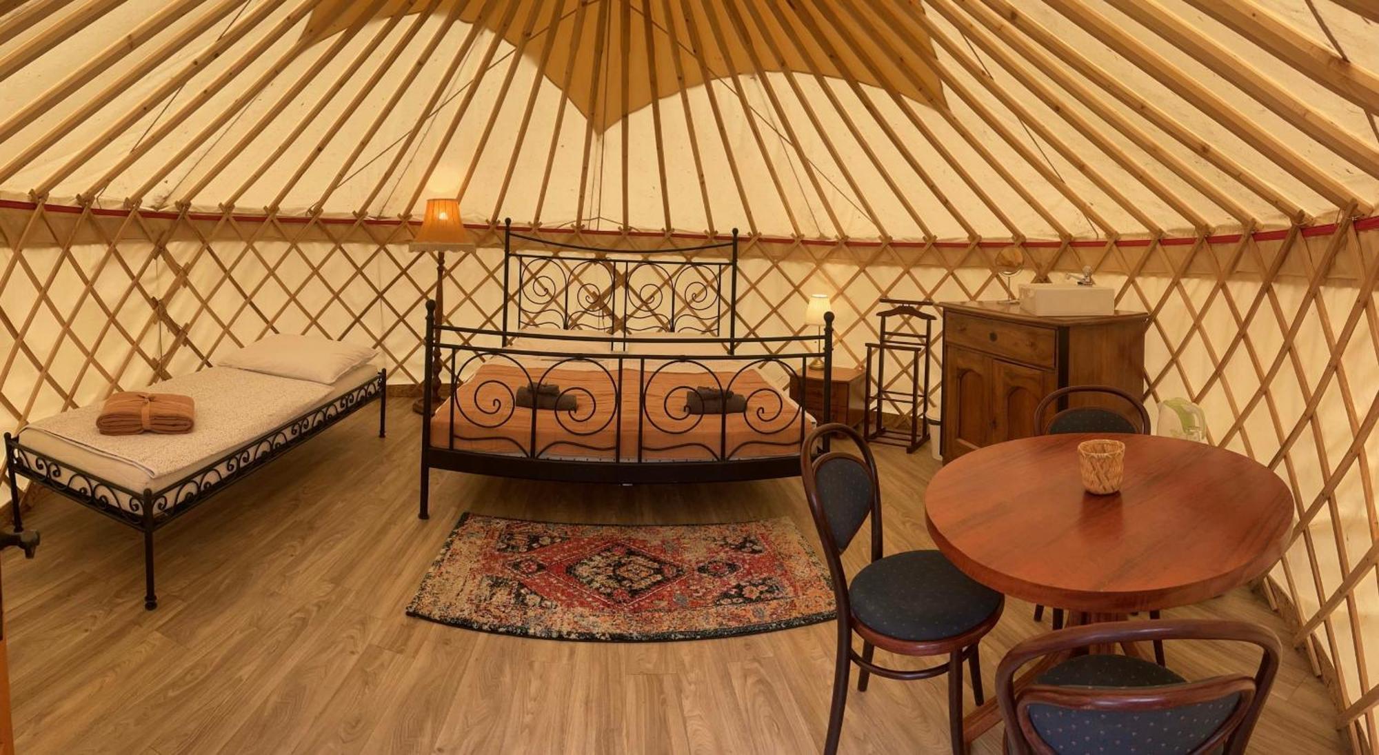 Oeko Kemping Es Glamping Tiszadada Ngoại thất bức ảnh
